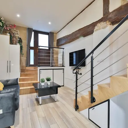 Bed & Breakfast Clara - Modern Loft Sorbonne Notre-dame Historic 3*